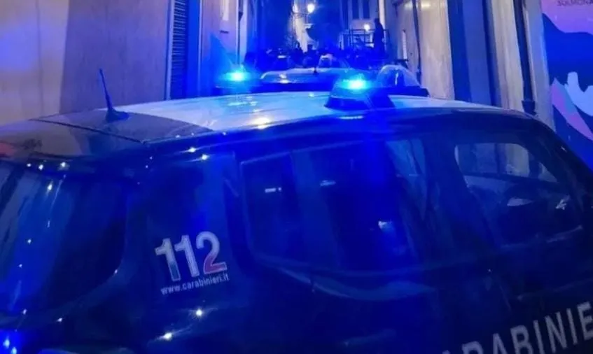 Violenti e noti: 33enne preso a pugni nel cuore della movida. Quattro identificati