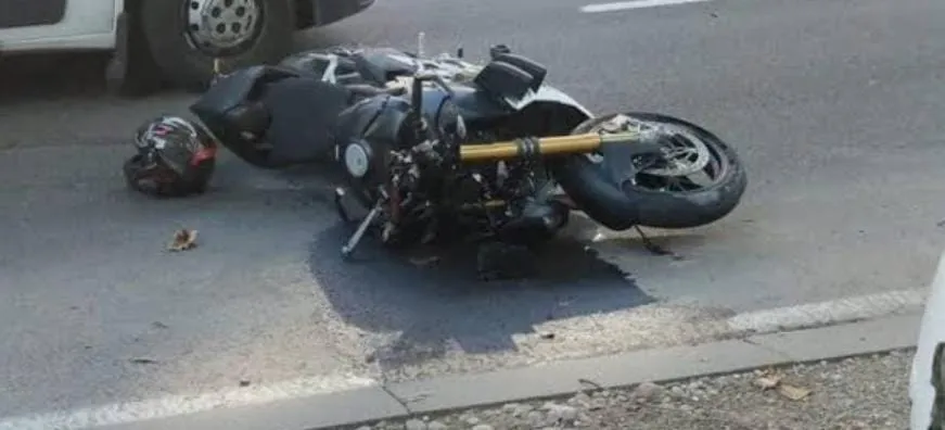 In panico mentre affronta curva, codice rosso per motociclista. Tre incidenti in poche ore