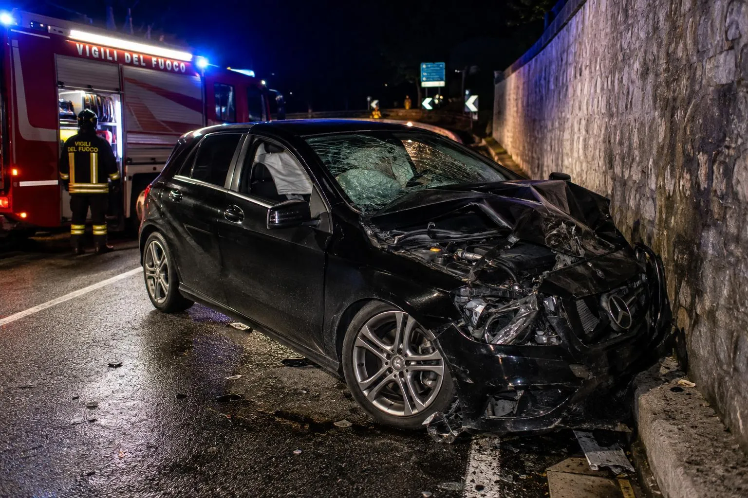Operato dopo lo schianto: aperto fascicolo. Barista stabile e grave
