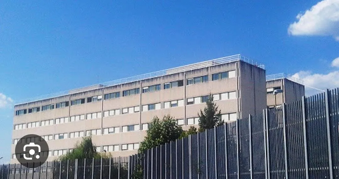 Agente accerchiato e aggredito da quattro detenuti. Ancora tensioni dietro le sbarre