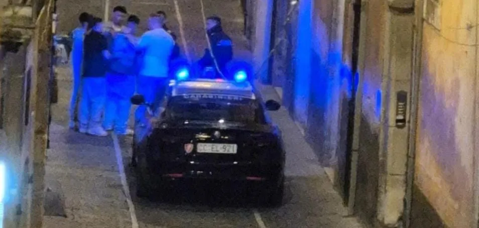 Maxi rissa a cinghiate: otto avvisi di garanzia. Prime multe per la movida