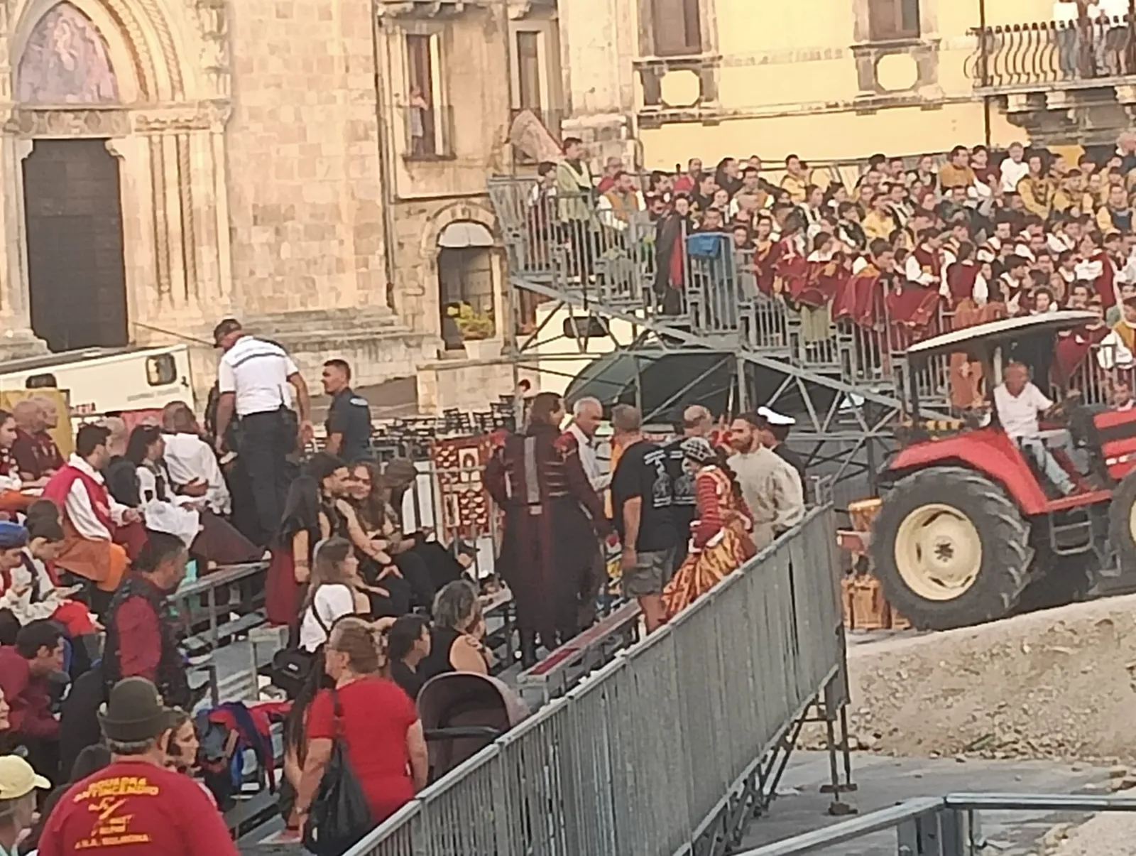 Lite sugli spalti, al vaglio i video amatoriali. Nel mirino gli "haters" della Giostra