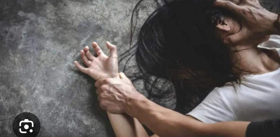 Violentata in albergo dal capo: annullata la condanna a 4 anni. Processo da rifare per 33enne