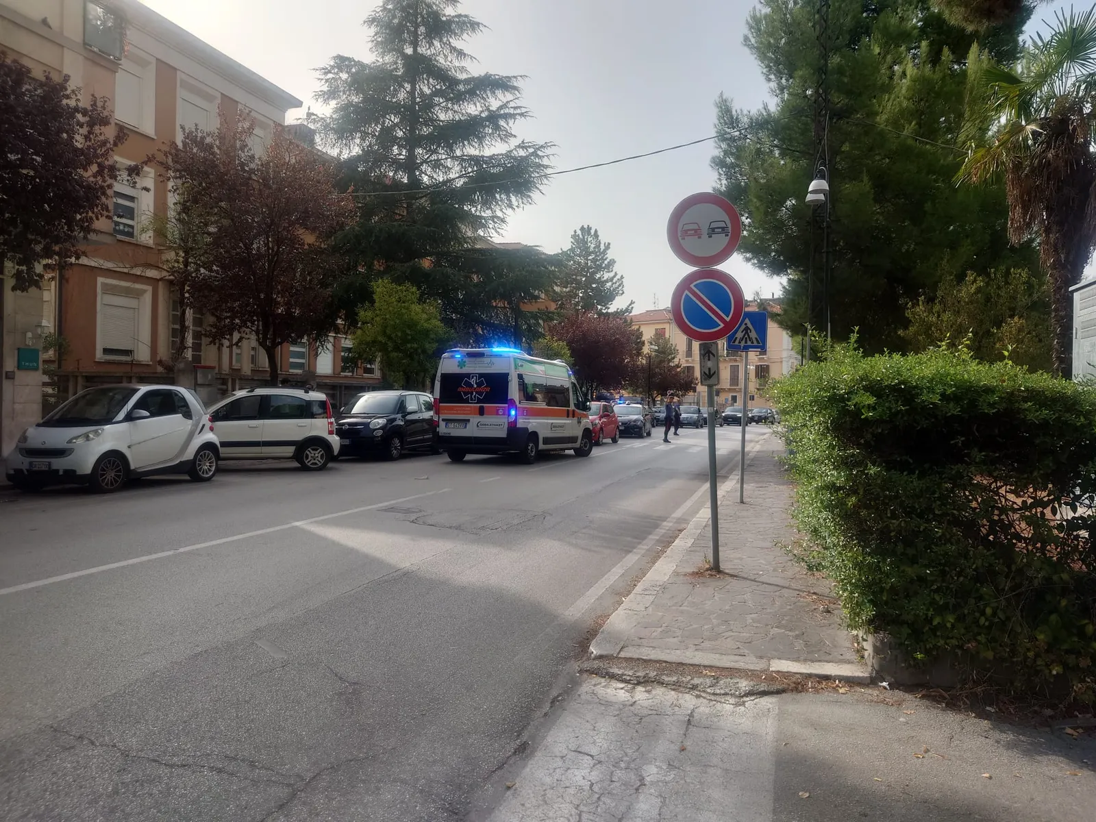 Travolta sulle strisce mentre attraversa la strada, ennesimo investimento. Codice rosso per un'anziana