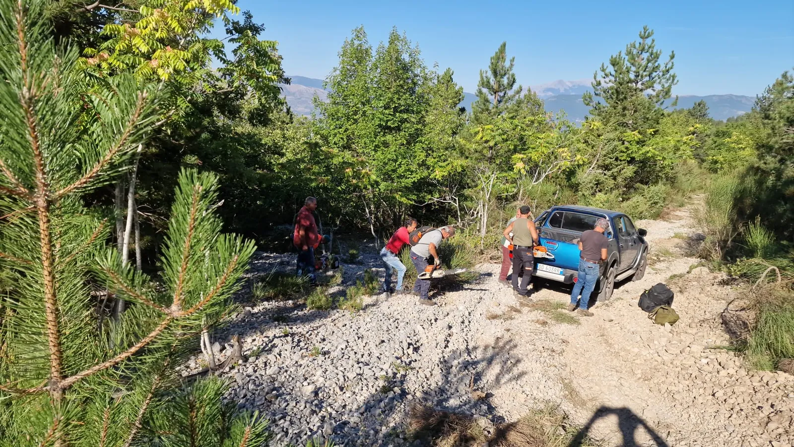 Morrone, due focolai attivi. Roccacasale ripristina la linea tagliafuoco