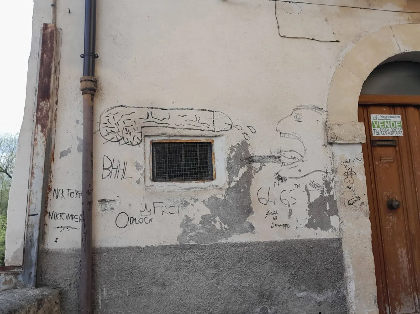 Vicoli allo sbando, la petizione fa centro. In 170 chiedono più presidi e controlli