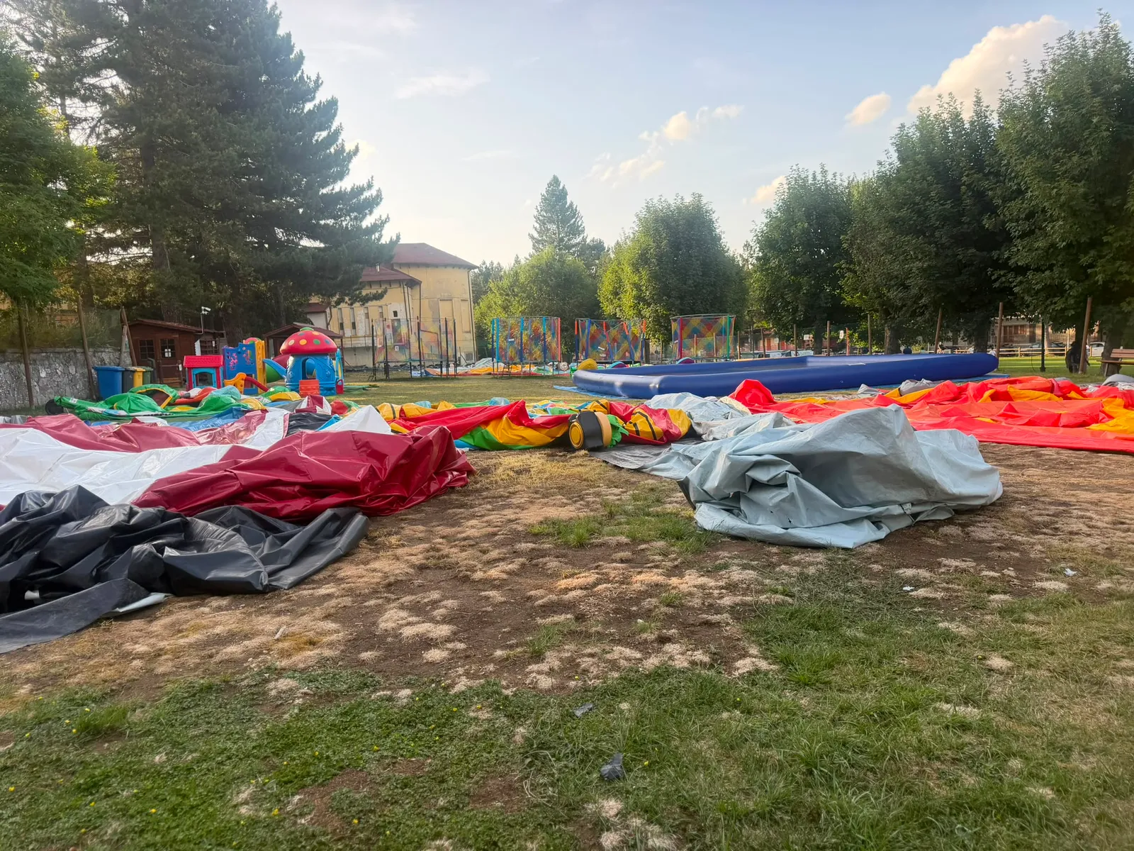 Gonfiabile via col vento, tre indagati. Tolti i sigilli al Pratone