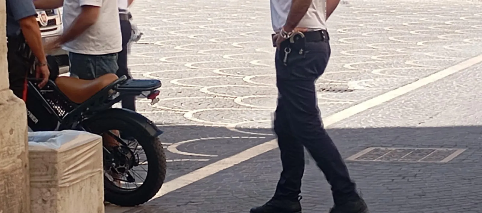 Bici elettriche truccate, scatta la stretta. Cinque multe e un sequestro